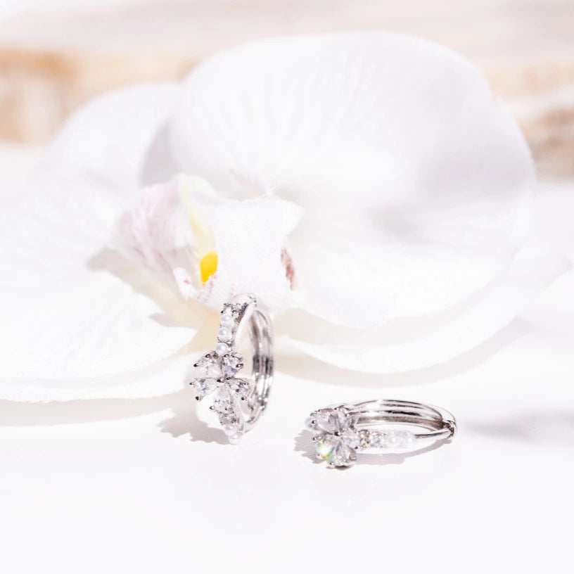 FREE GIFT - Anting Hoop Petal White Gold