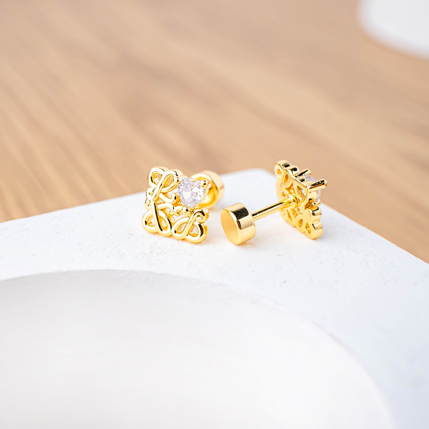 FREE GIFT - Anting Screw Back Chana Gold