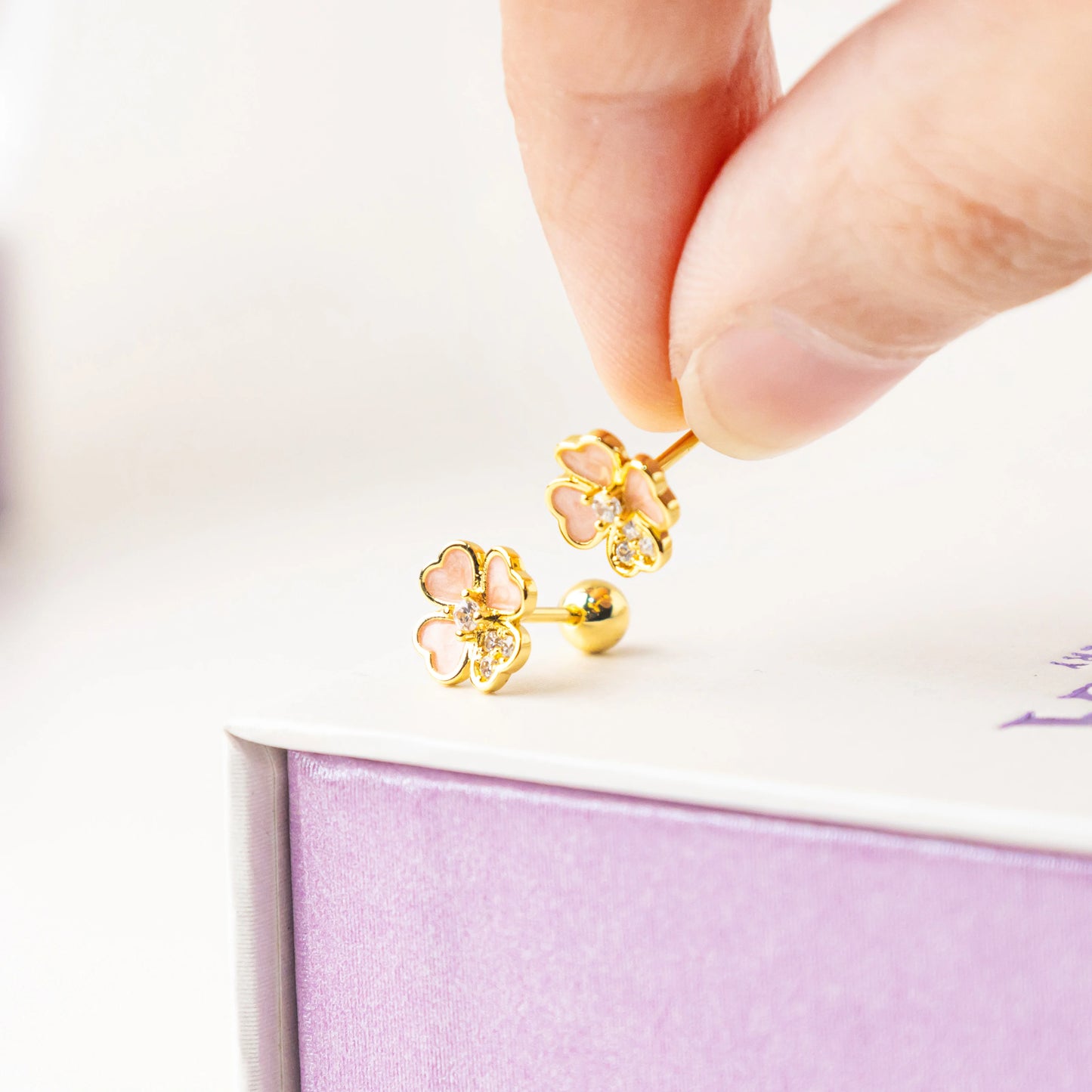 FREE GIFT - Anting Screw Back Petalia Gold
