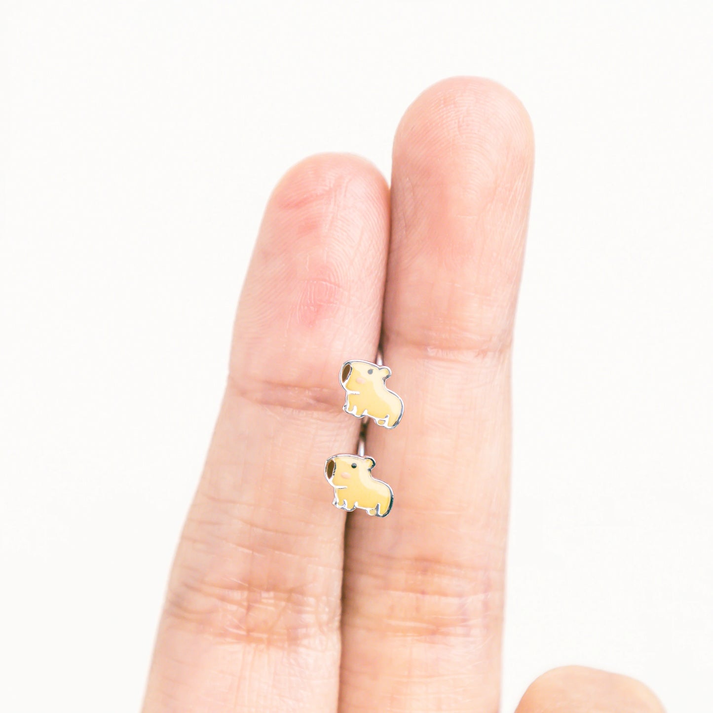 Anting Anak Loop End Capybara 17 Karat White Gold