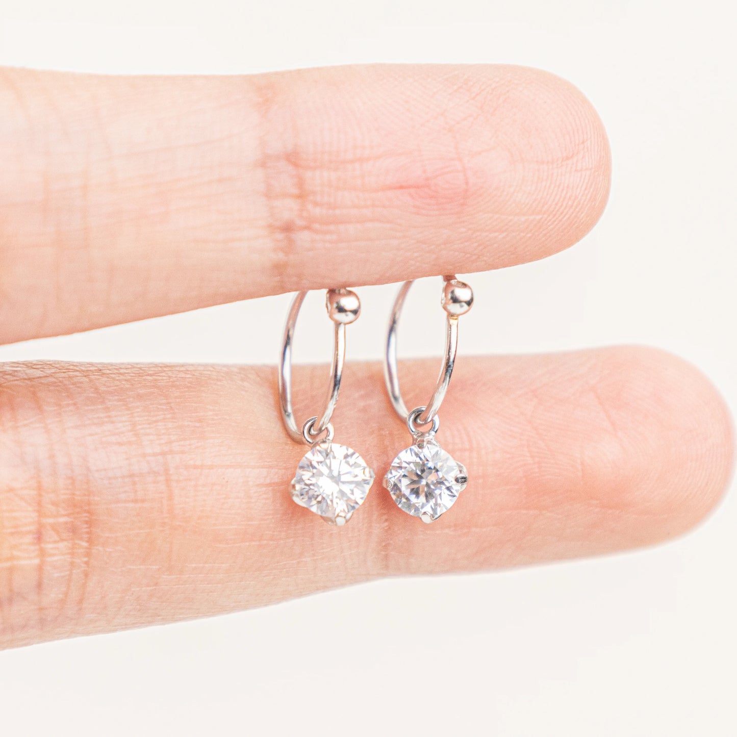 Anting Emas Dewasa Loop Hoop Ilona Swarovski