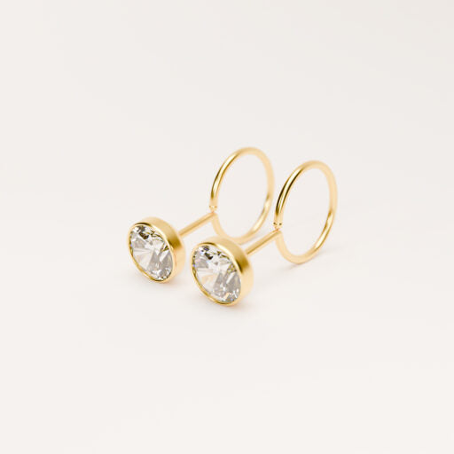cara memasang anting toge bayi